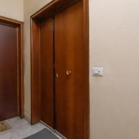 Apartamento Ampio - Vasca - Metro Adiacente Roma