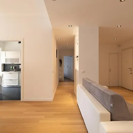 Elegante E Luminoso Con Metro Vicina Apartamento *