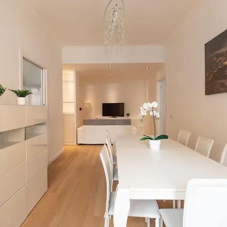Apartamento Elegante E Luminoso Con Metro Vicina