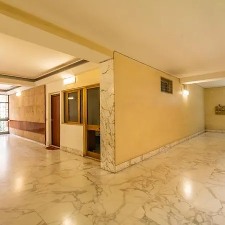 Elegante E Luminoso Con Metro Vicina *