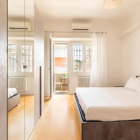 Elegante E Luminoso Con Metro Vicina Apartamento Roma