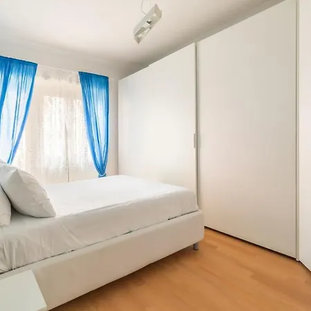 Apartamento Elegante E Luminoso Con Metro Vicina