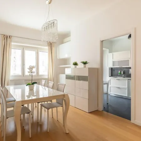 Apartment Elegante E Luminoso Con Metro Vicina