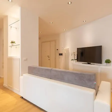Apartment Elegante E Luminoso Con Metro Vicina *