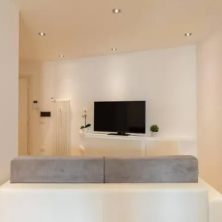 Apartment Elegante E Luminoso Con Metro Vicina Rome