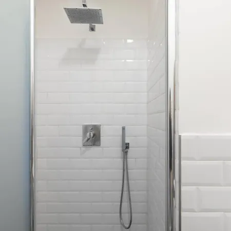 Apartamento Elegante E Luminoso Con Metro Vicina