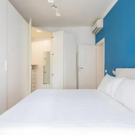 Apartamento Elegante E Luminoso Con Metro Vicina