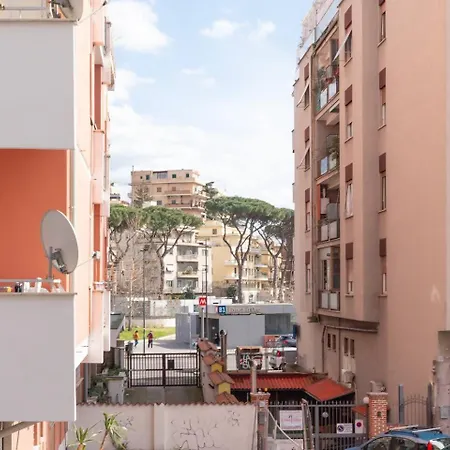 Elegante E Luminoso Con Metro Vicina Apartment *