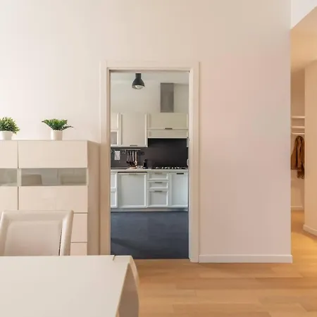 Apartamento Elegante E Luminoso Con Metro Vicina Roma