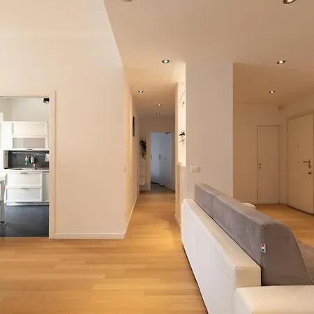 Apartment Ampio - Vasca - Metro Adiacente