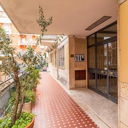 Appartamento Ampio - Vasca - Metro Adiacente Daire